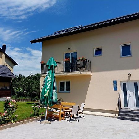 Katarica Hotel Korenica Eksteriør billede