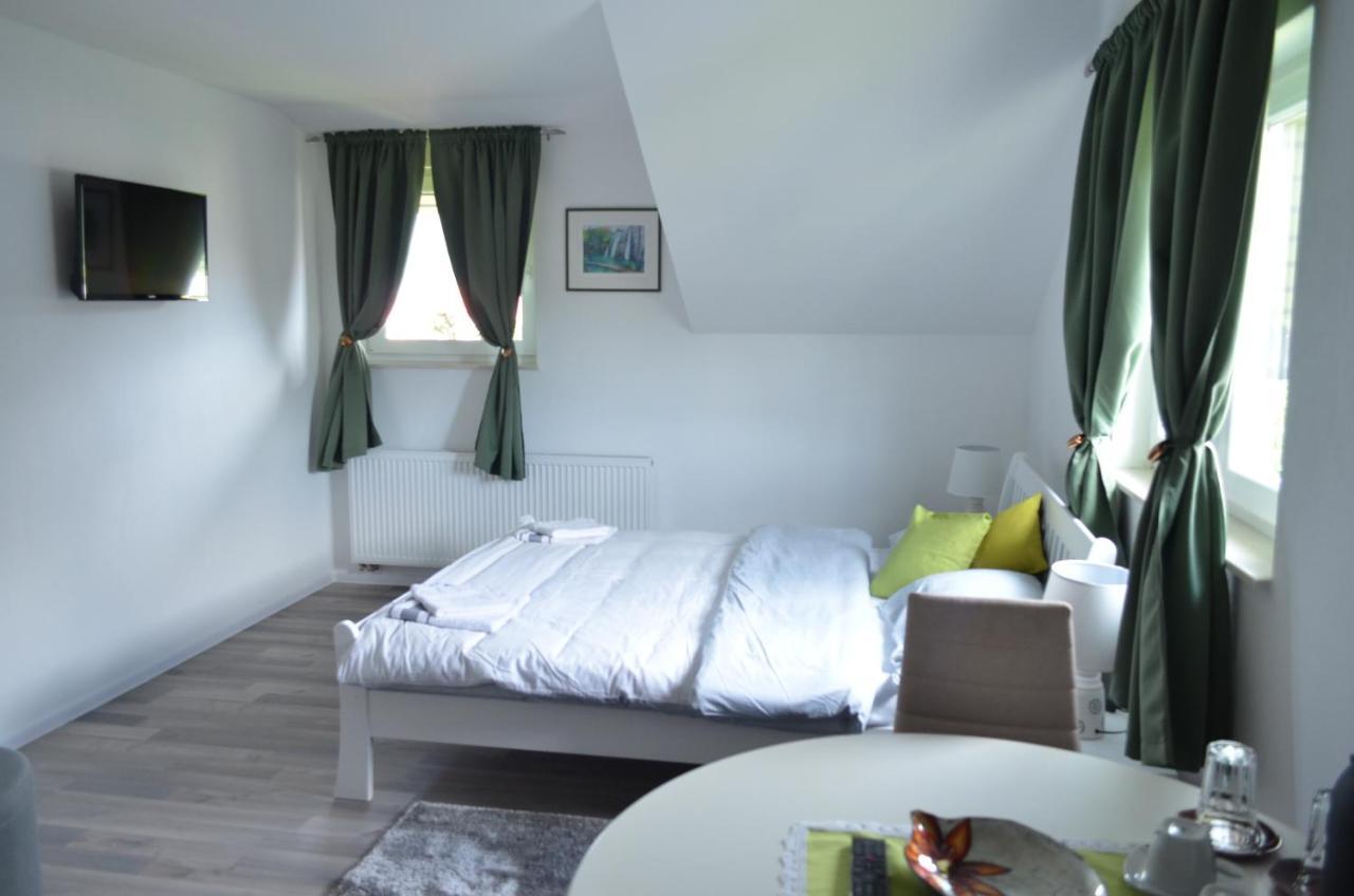 Katarica Hotel Korenica Eksteriør billede