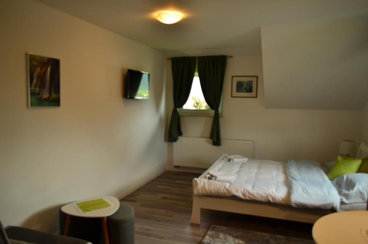 Katarica Hotel Korenica Eksteriør billede