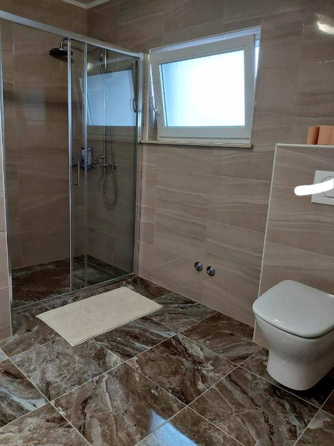 Katarica Hotel Korenica Eksteriør billede