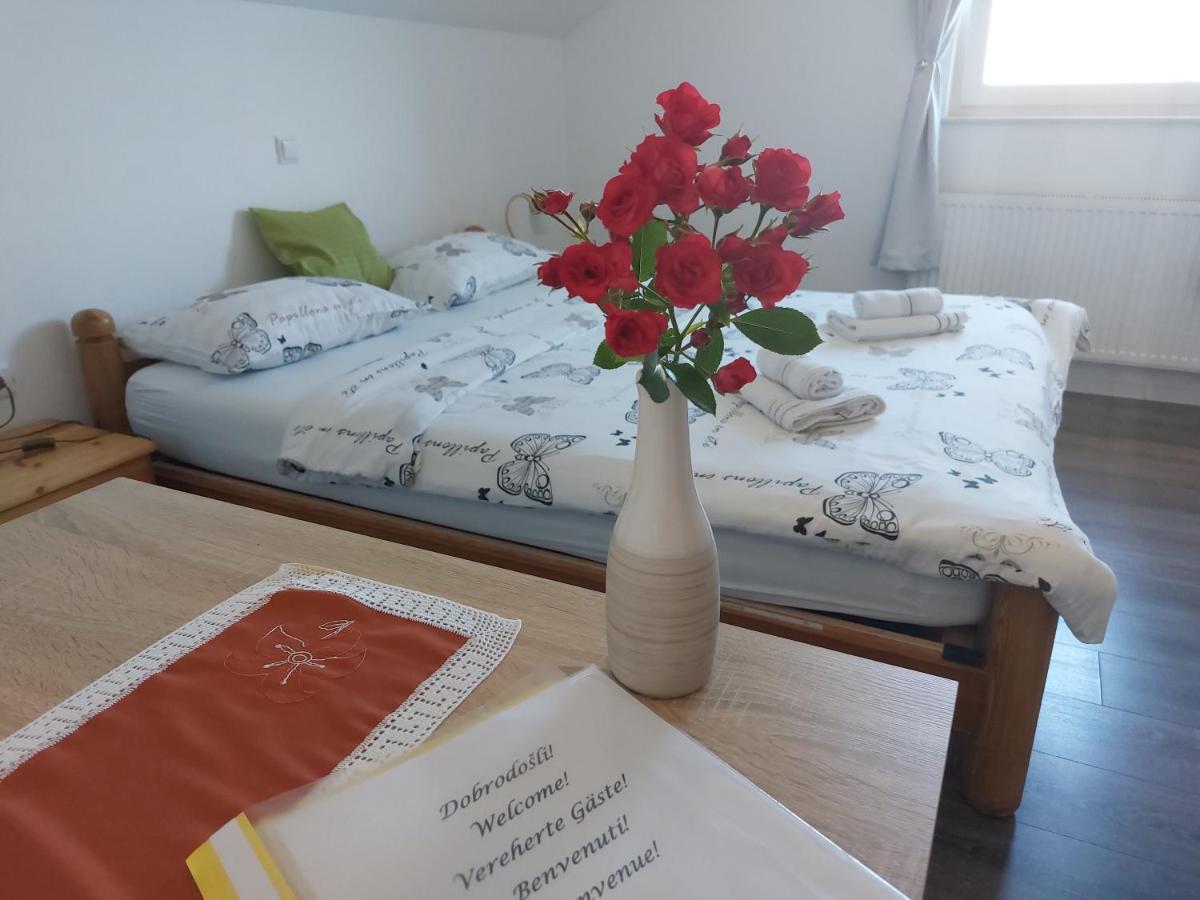 Katarica Hotel Korenica Eksteriør billede